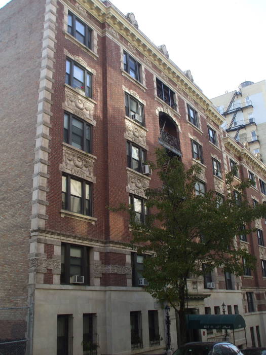 Building at 622 West 114th Street in Manhattan, where Barack Obama lived in 1984.