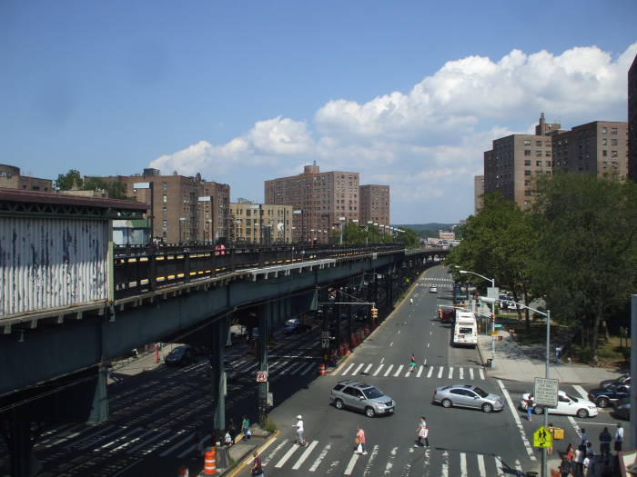 #1 elevated train line entering the Bronx in the Marble Hill area, looking north from 225th street.