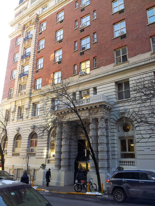 Possible site of the Hotel Lamprey on West 103rd Street just off Broadway on the Upper West Side of Manhattan.