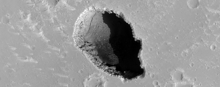 Collapsed lava chamber on Mars, NASA/JPL/UA image from https://www.uahirise.org/ESP_080227_2015