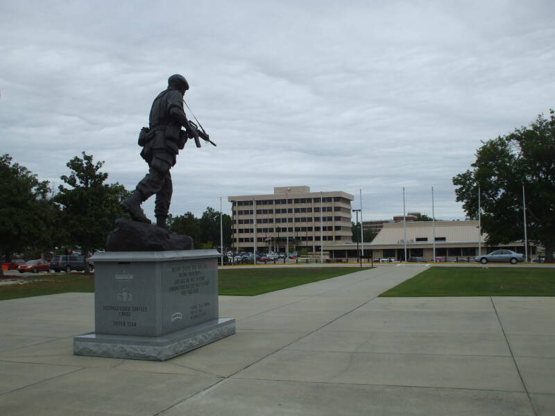 Colonel Arthur D 'Bull' Simons statue at Fort Bragg, facing the John F. Kennedy Special Warfare Center and School.